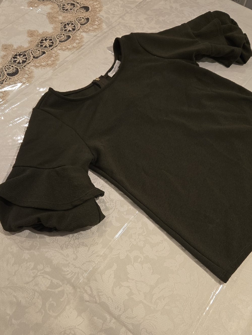 Green Envelope Olive Crewneck Ruffle Sleeves Blouse With Gold Zip Back Size XS